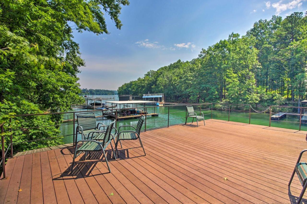 Spacious Georgia Getaway With Dock On Lake Lanier! Gainesville Esterno foto