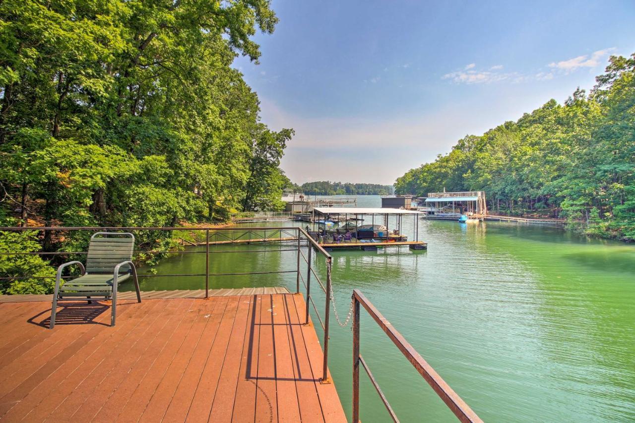 Spacious Georgia Getaway With Dock On Lake Lanier! Gainesville Esterno foto